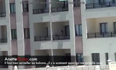 Masturbation sur mon balcon avec des voyeurs francais